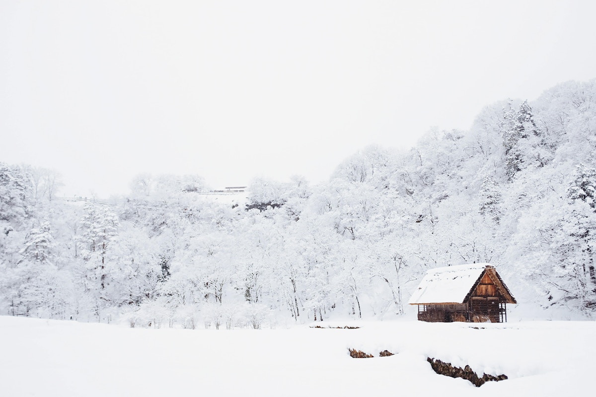 Gifu Snowy House unsplash