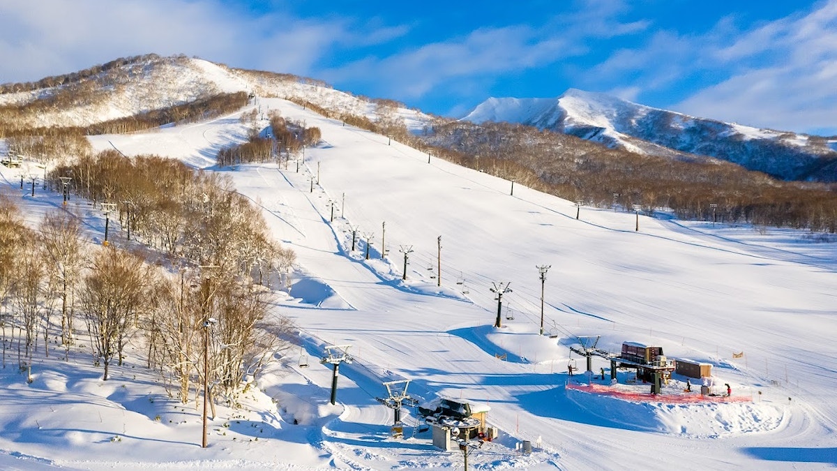 Niseko moiwa ski resort better