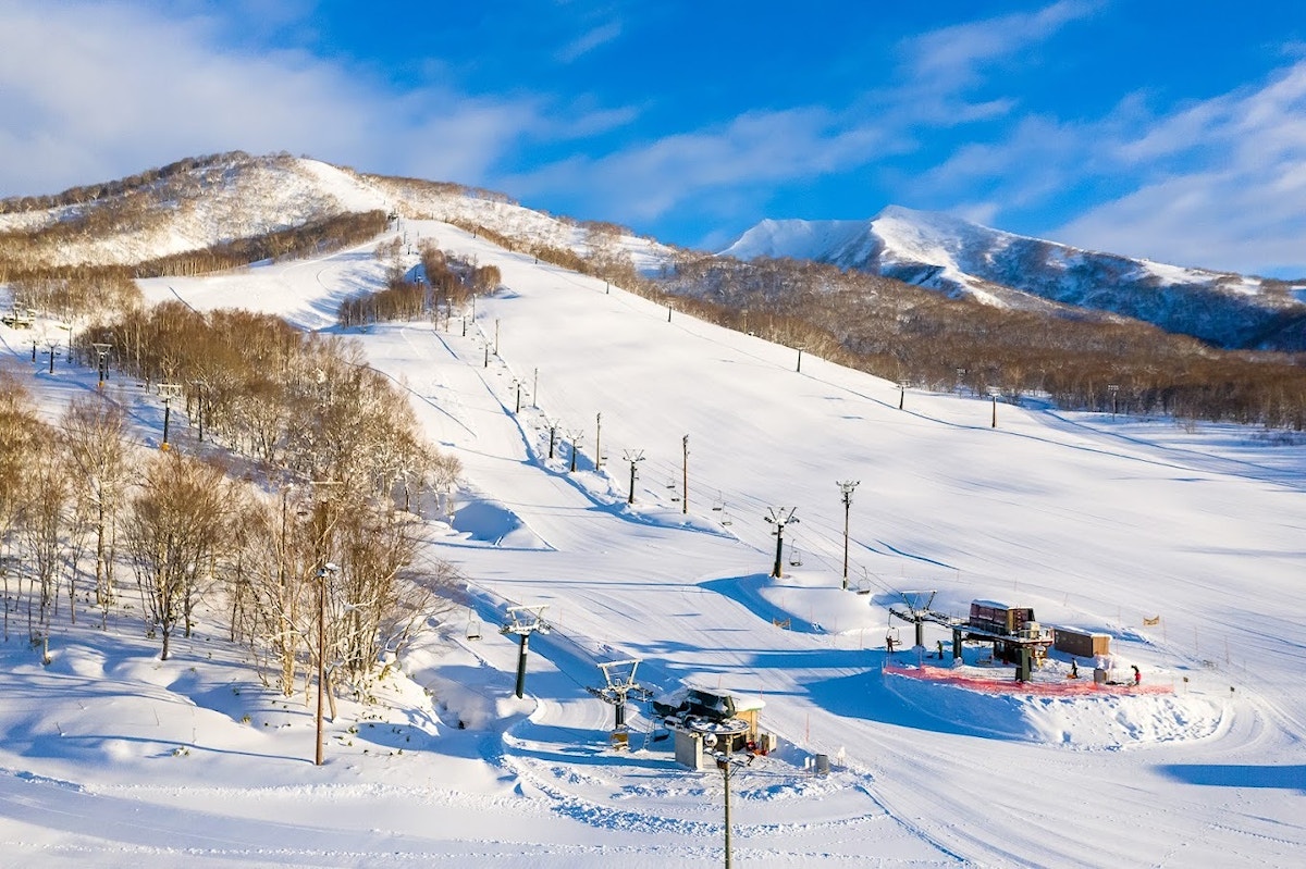 Niseko moiwa ski resort better