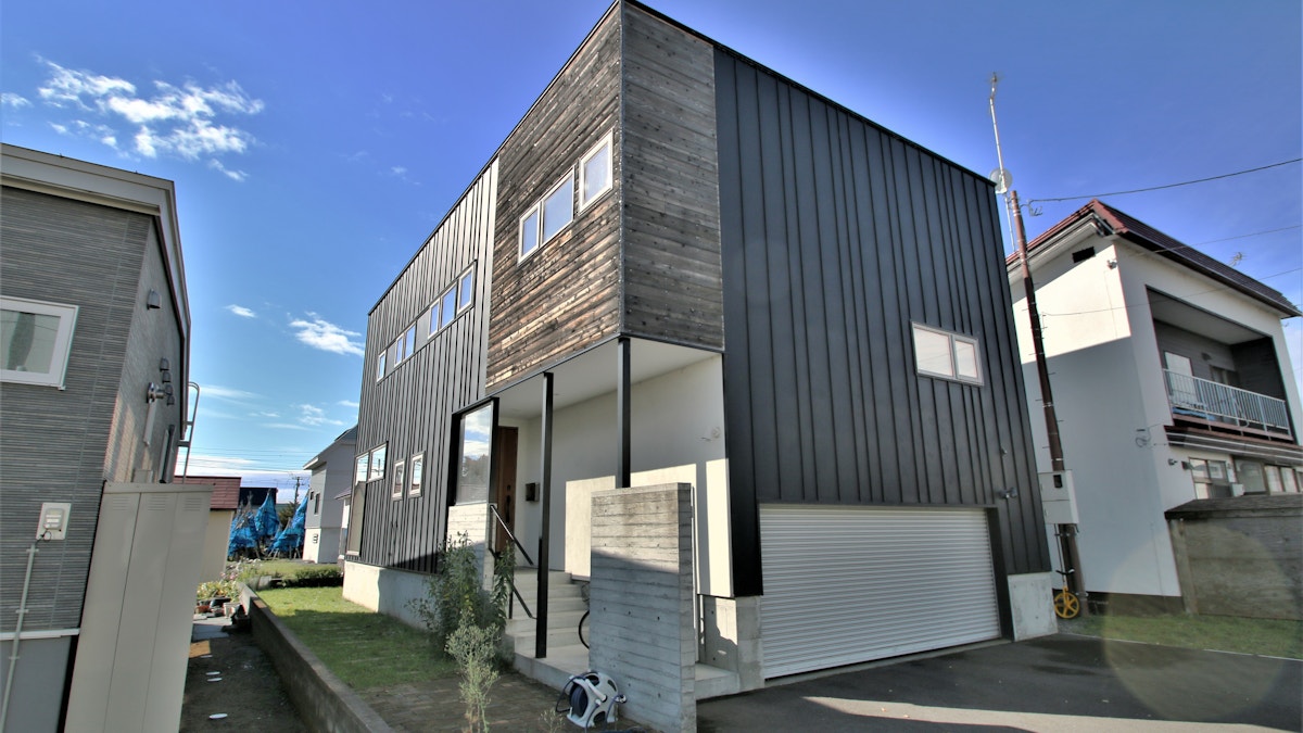 Central Kutchan Elegance external roadside summer