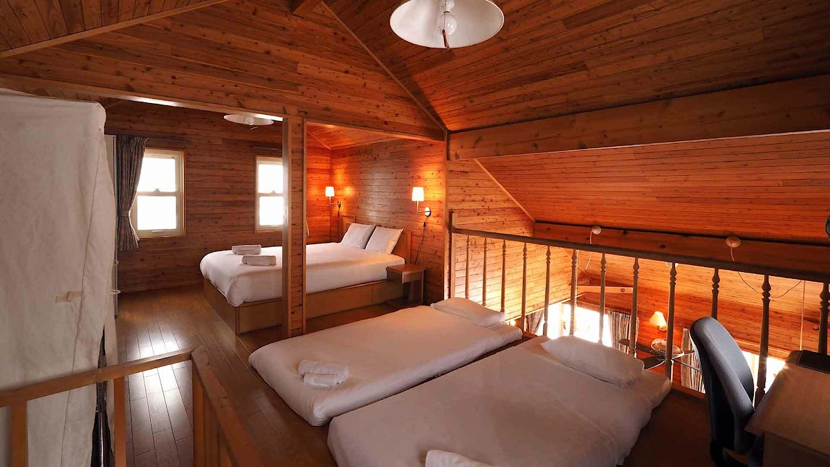 Kabayama Yellow House Loft Bed Room