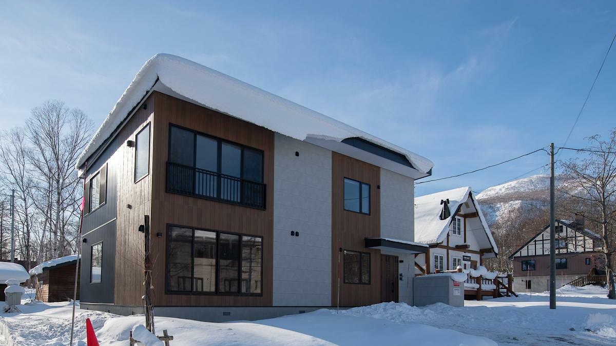 Snow Monkey Loft1